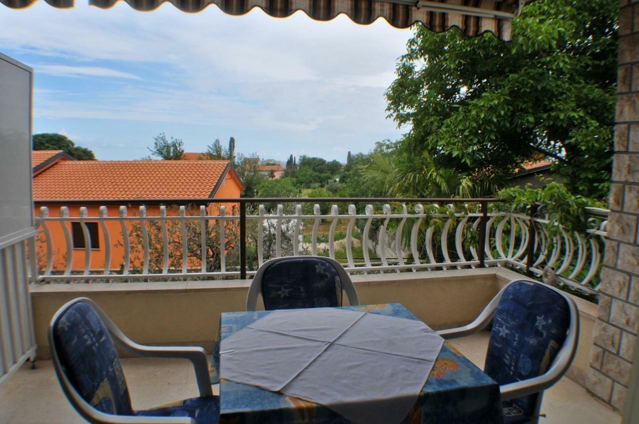 Hotel Haus Liliana Tar-Vabriga Esterno foto