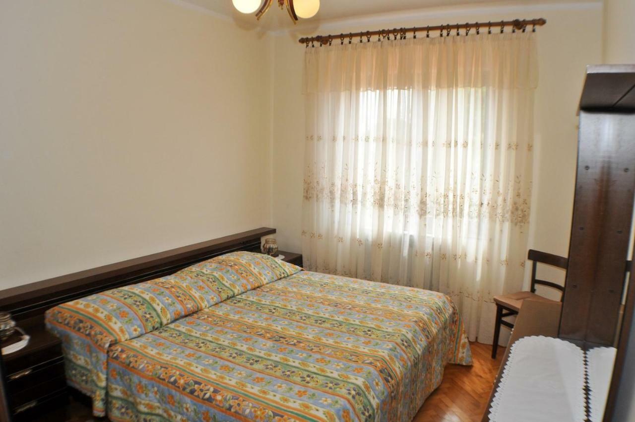Hotel Haus Liliana Tar-Vabriga Esterno foto
