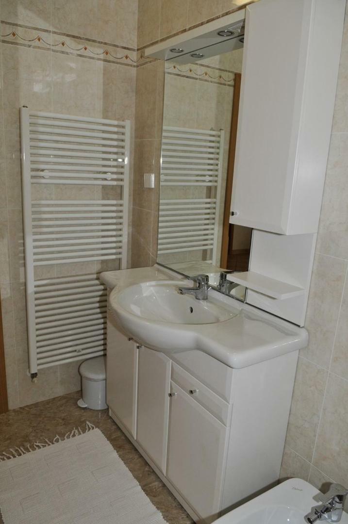 Hotel Haus Liliana Tar-Vabriga Esterno foto