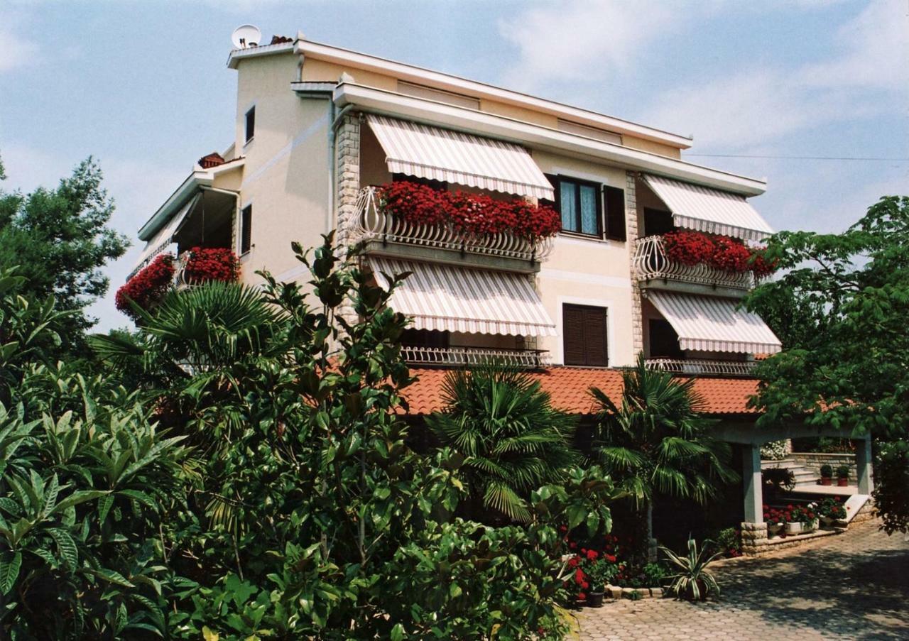 Hotel Haus Liliana Tar-Vabriga Esterno foto
