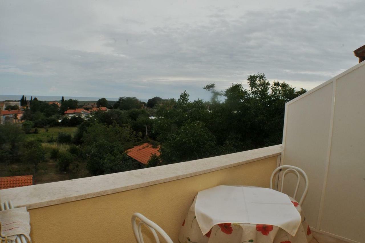 Hotel Haus Liliana Tar-Vabriga Esterno foto