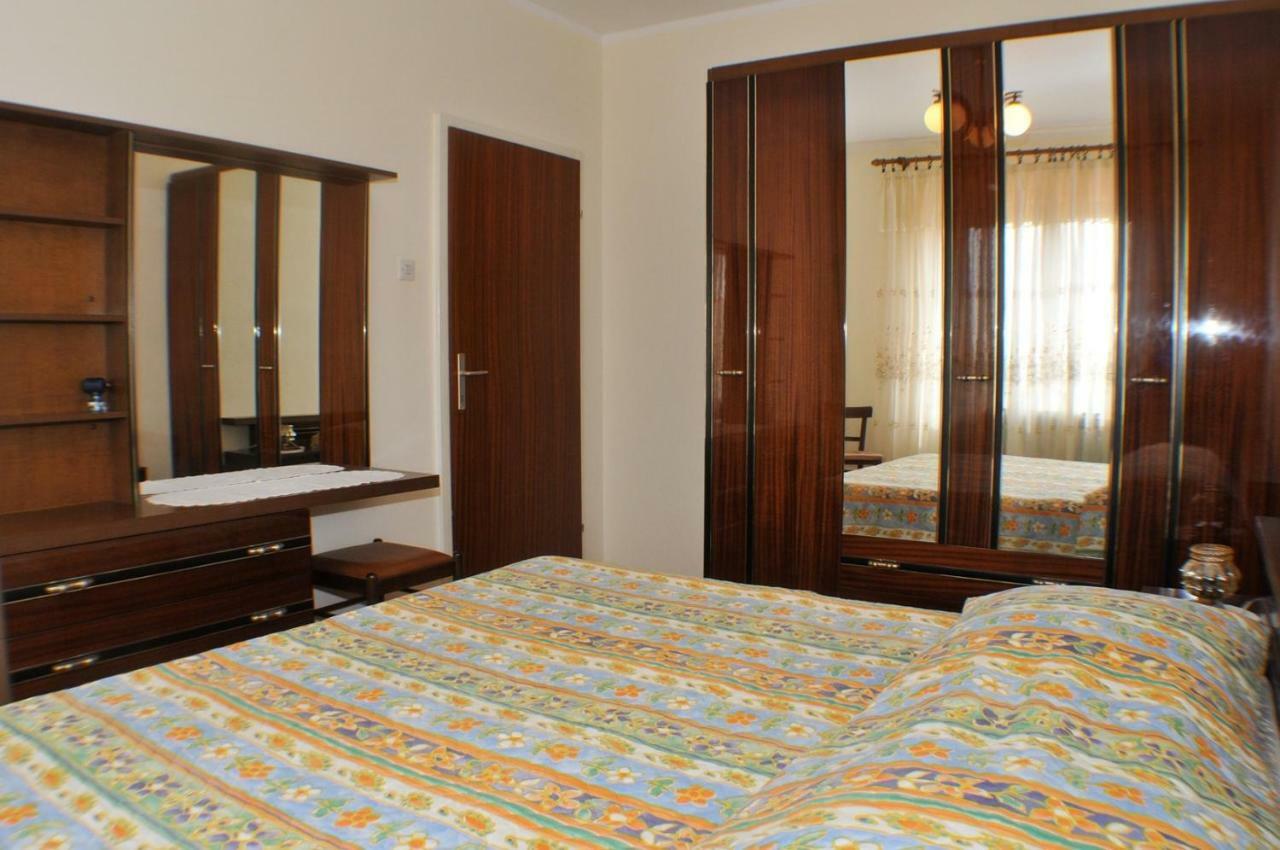Hotel Haus Liliana Tar-Vabriga Esterno foto