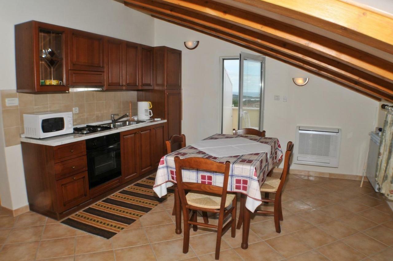 Hotel Haus Liliana Tar-Vabriga Esterno foto